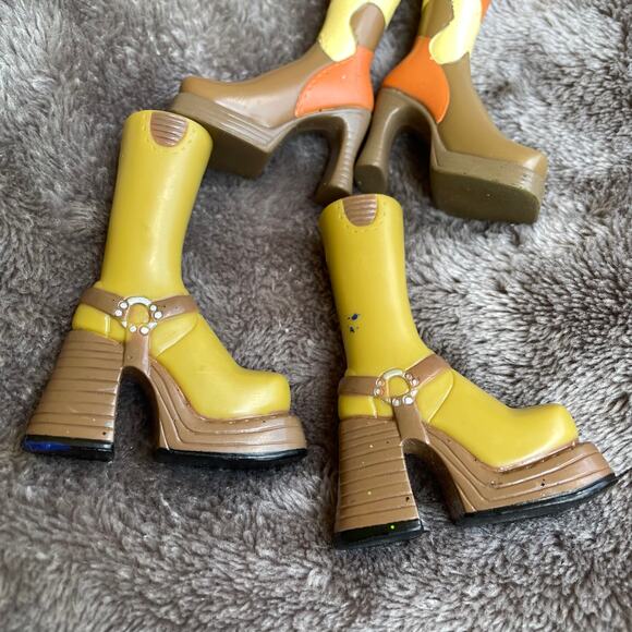 Bratz Xpress It Meygan Doll Vintage 2001 Shoes Clothes MGA Entertainment READ - Picture 10 of 13